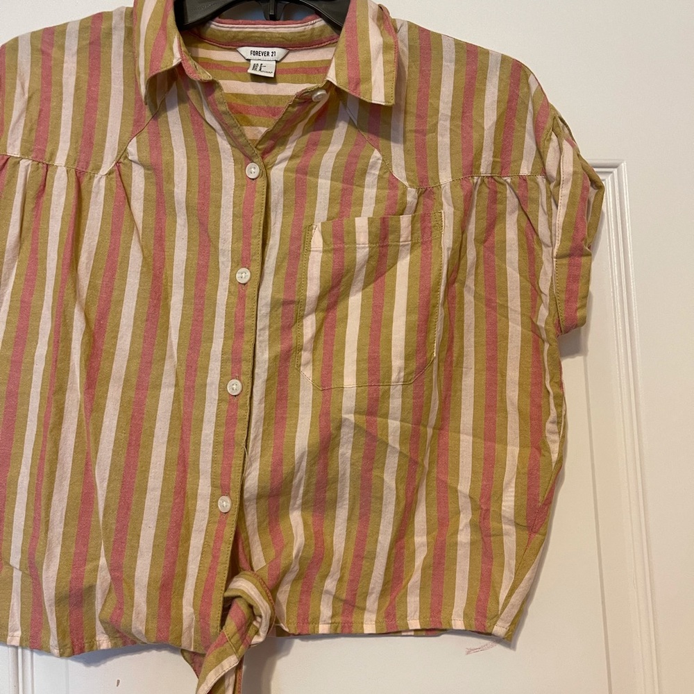 button down shirt - Picture 1 of 2